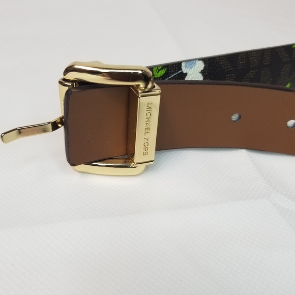 Michael Kors Women’s Twist Reversible Belt MK Logo Flower/Brown, Size Medium - Picture 4 of 10